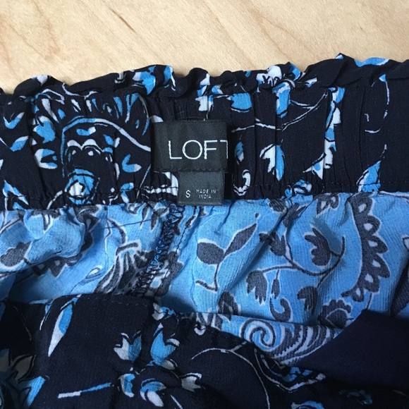 LOFT Floral Shorts - Picture 4 of 4